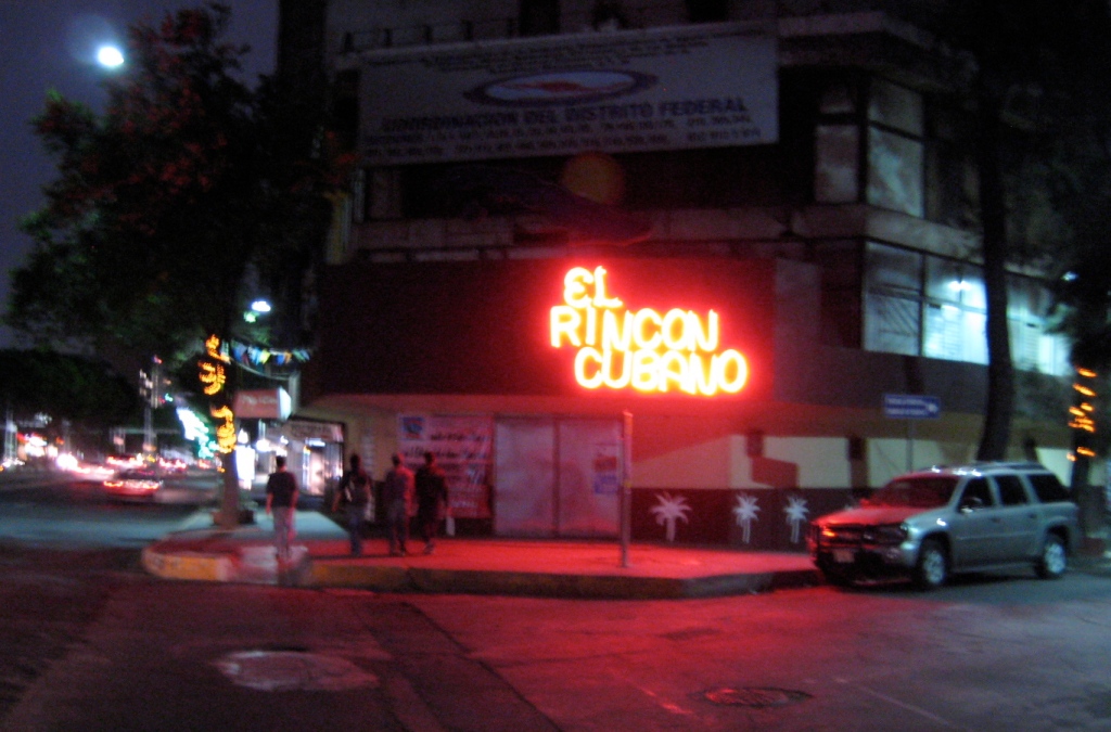 Mexico City swine flu business closings nightlife